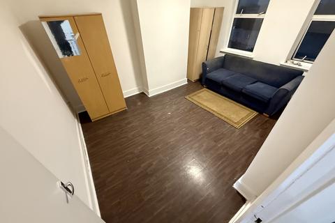 undefined, Allenby Road, Southall UB1