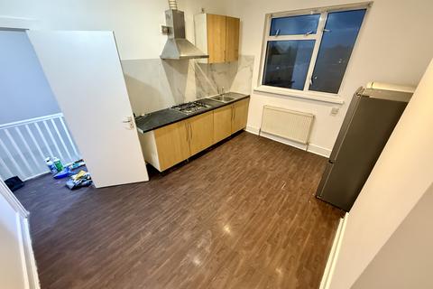 undefined, Allenby Road, Southall UB1