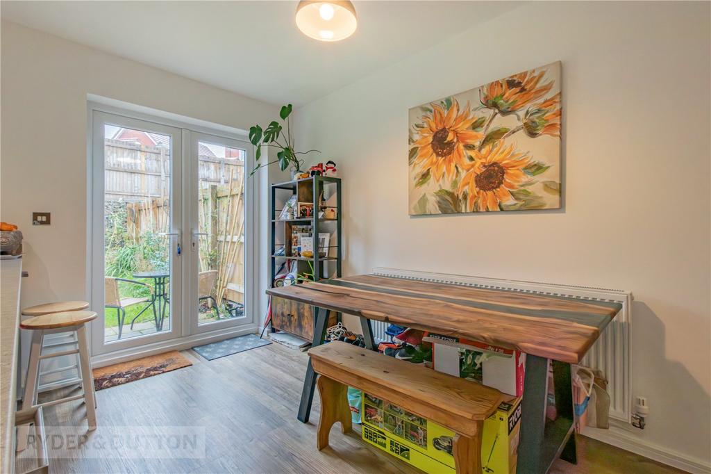 Kitchen/Dining Roiom