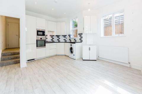 2 bedroom flat to rent, N10