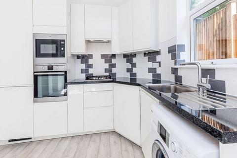2 bedroom flat to rent, N10