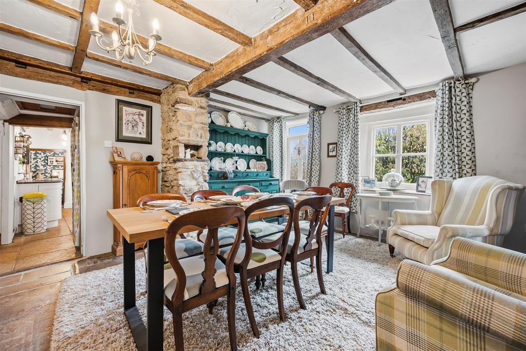 Dining Room towards Kitchen.jpg