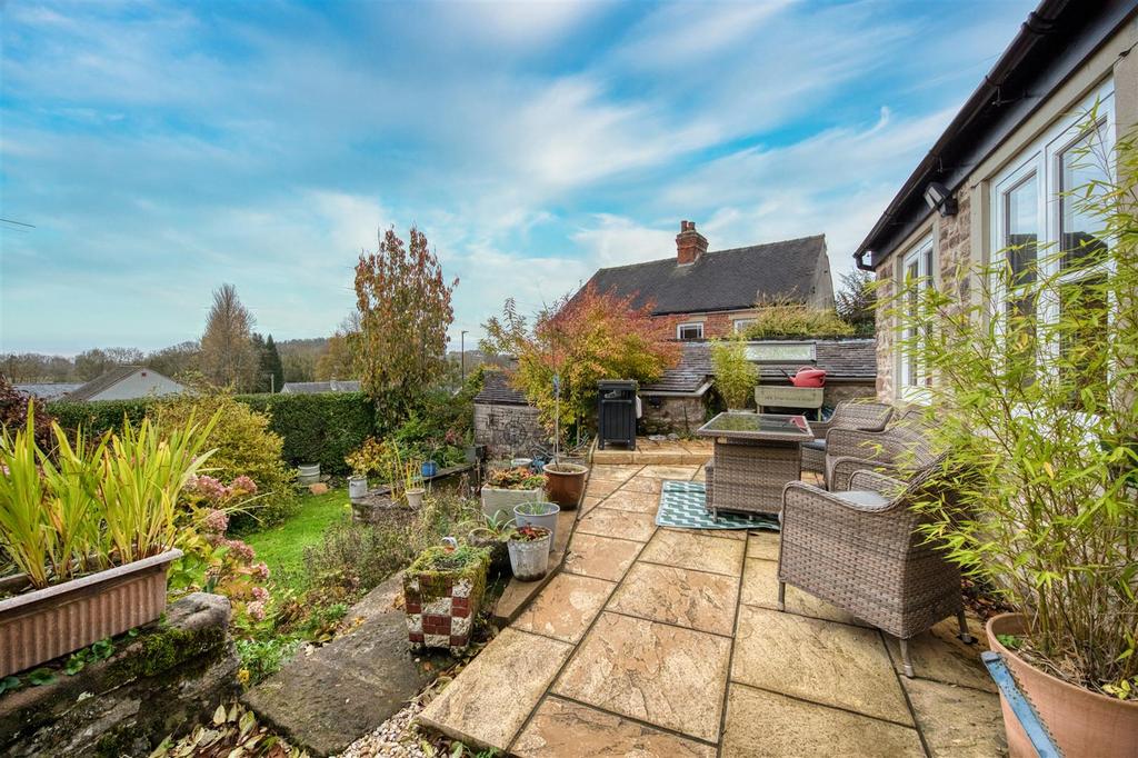 Garden - dining patio.jpg