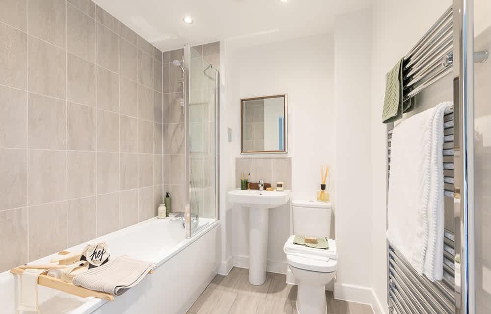 Persona-homes-millview-park-frinton-bathroom