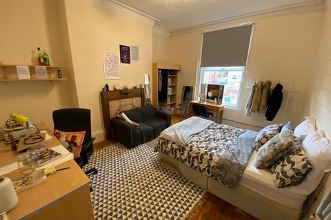 8 bedroom house to rent, Ash Grove, Leeds LS6
