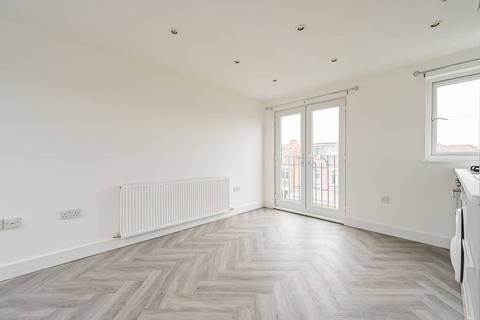 2 bedroom flat to rent, Dunbar Road, N22, Wood Green, London, N22