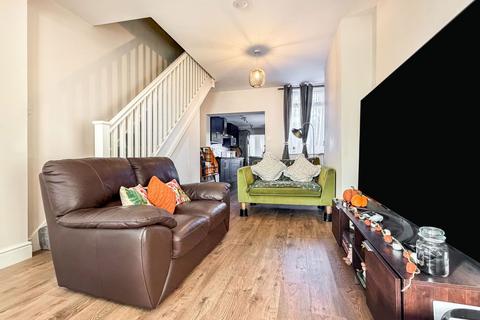 2 bedroom end of terrace house for sale, Grovehill Road, Beverley HU17