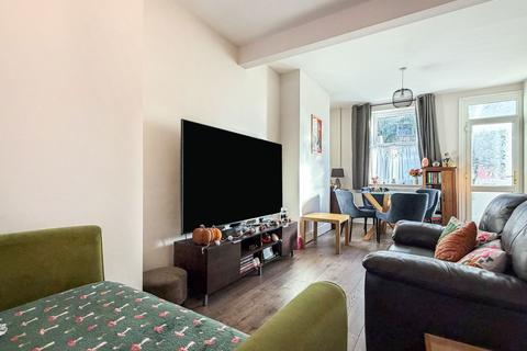 2 bedroom end of terrace house for sale, Grovehill Road, Beverley HU17