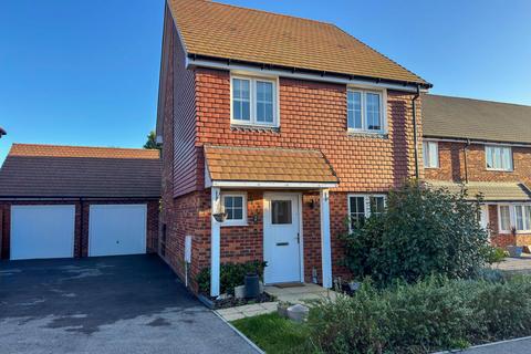 3 bedroom detached house for sale, Alliss Gardens, Sandwich CT13