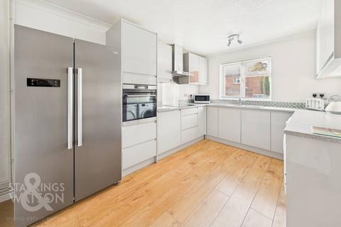 3 bedroom semi-detached house for sale, Tunstall Close, Costessey, Norwich