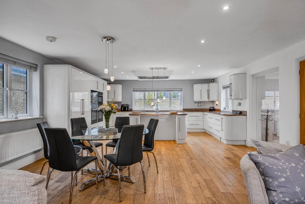Kitchen Family Room