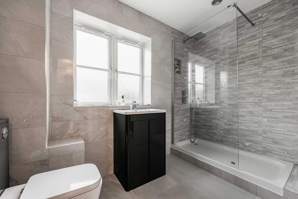G.F En-Suite