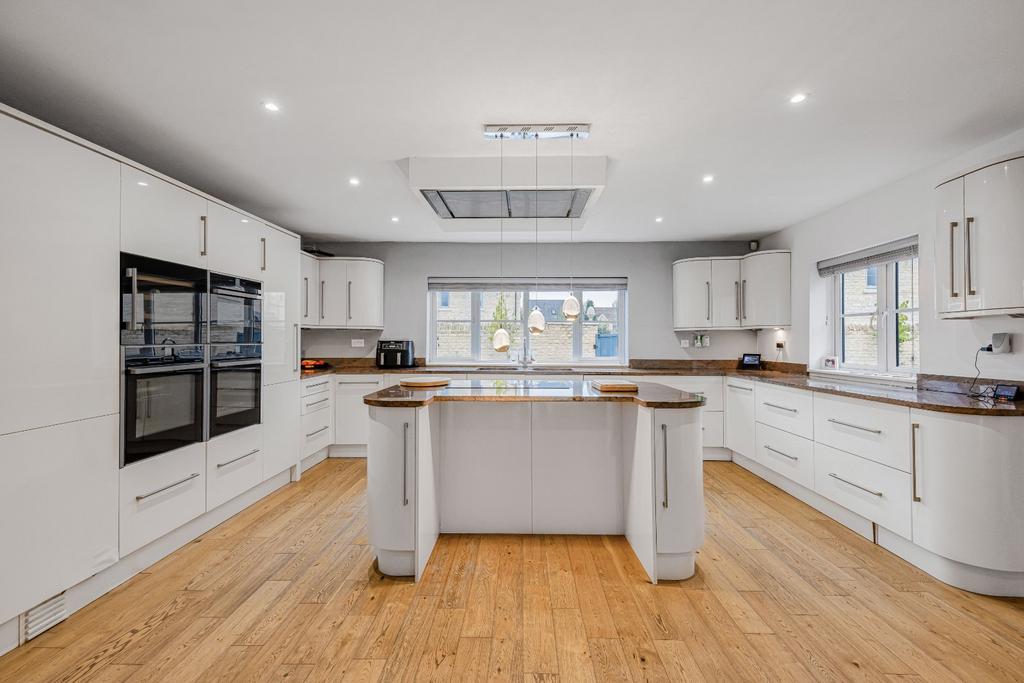 Kitchen Family Room