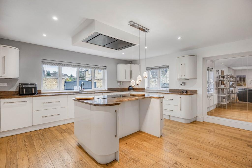 Kitchen Family Room
