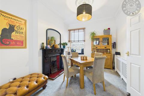 undefined, 'Stylish Two-Storey Maisonette with Private Garden Appeal'