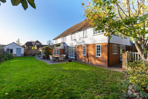 undefined, Laddingford, Maidstone, ME18