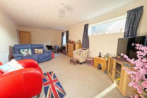 3 bedroom detached bungalow for sale, St. Valentines Way, Skegness, Lincolnshire, PE25 2NG