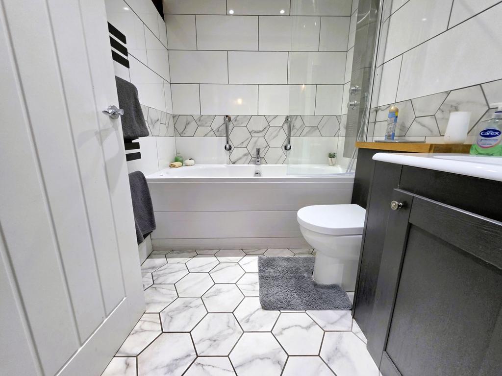 Main Bathroom