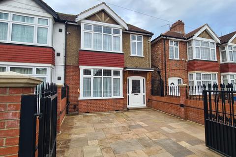 undefined, Taunton Avenue, Hounslow, TW3