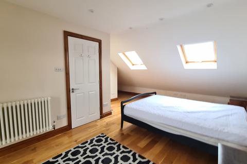 undefined, Taunton Avenue, Hounslow, TW3