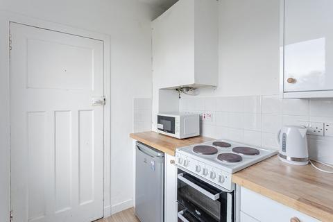 58 Crewe Crescent, Edinburgh, EH5 2JP