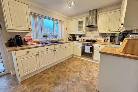 3 bedroom detached bungalow for sale, Nant Y Felin, Holyhead, LL65