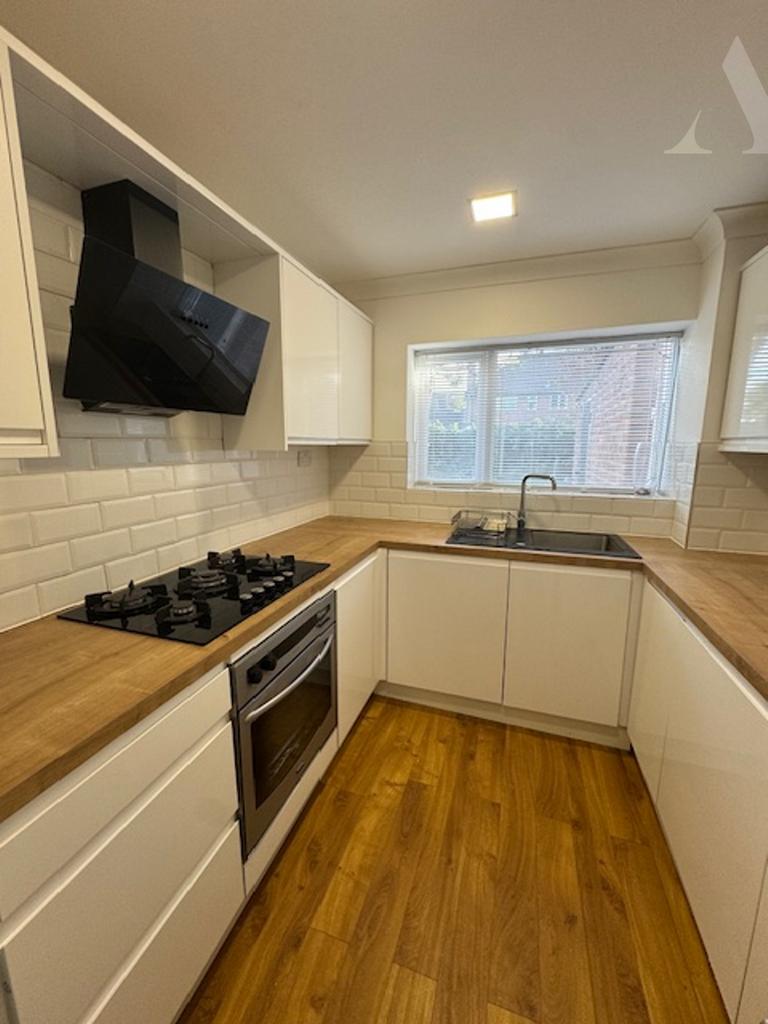 5 Glascote Grove. kitchen.jpeg