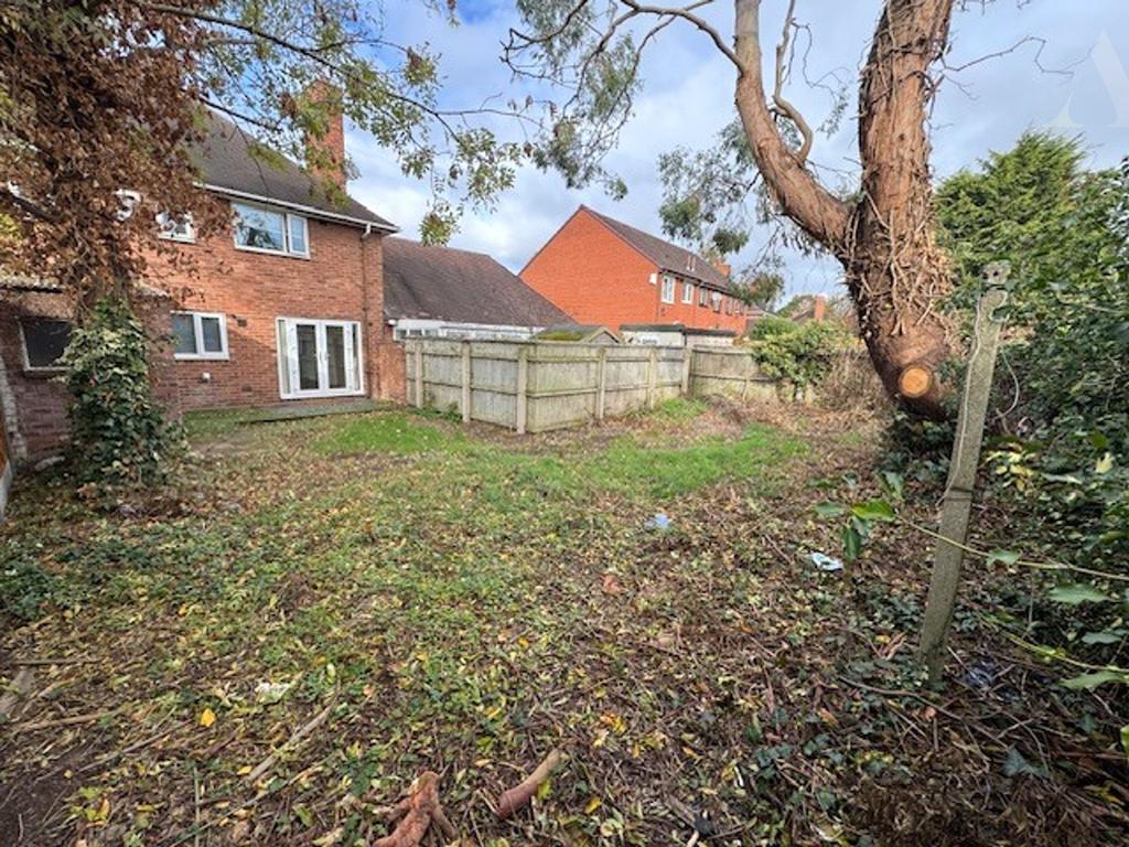 5 Glascote Grove. rear garden x 2.jpeg