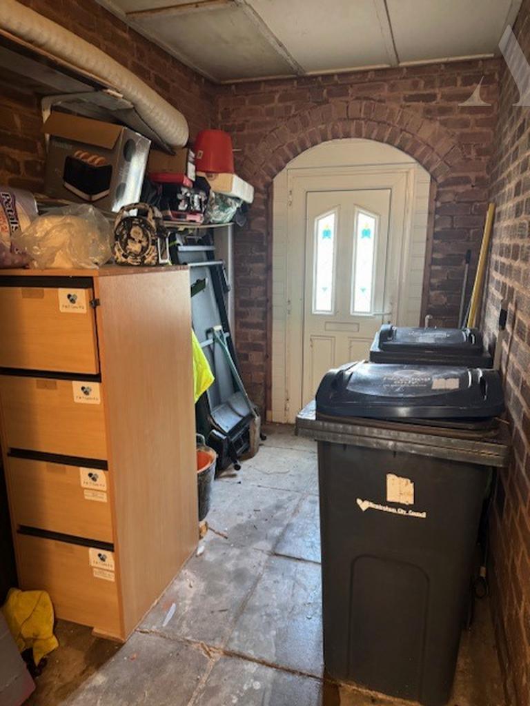 5 Glascote Grove. side access.jpeg