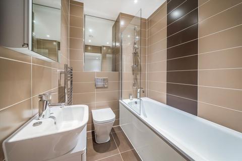 2 bedroom flat to rent, Lindfield Street, London E14