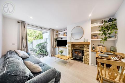 118 Runnymede, London, SW19 2PH