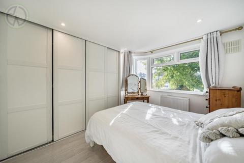 118 Runnymede, London, SW19 2PH