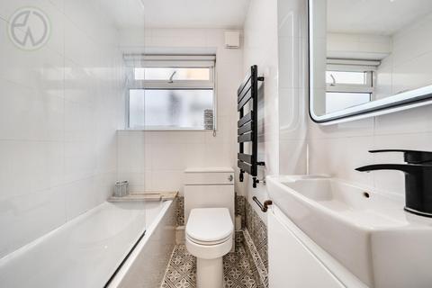 118 Runnymede, London, SW19 2PH