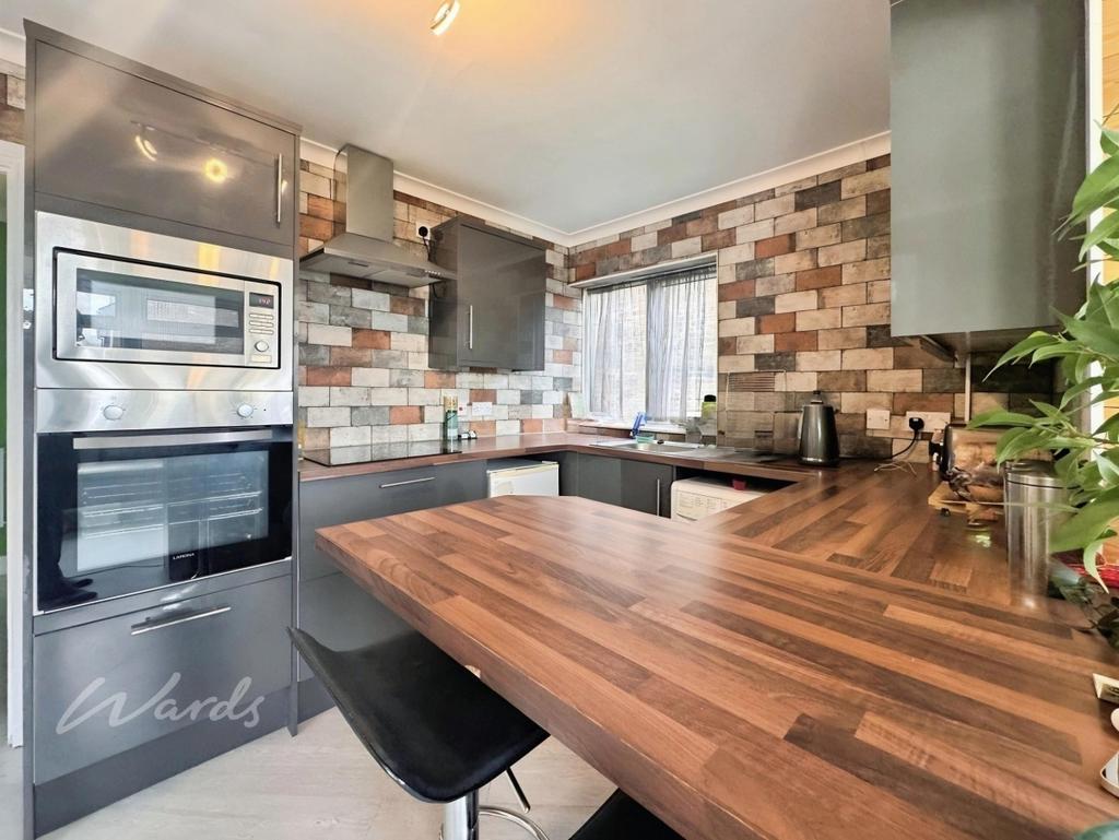 Newington Road Ramsgate CT12 2 bed flat - £1,050 pcm (£242 pw)