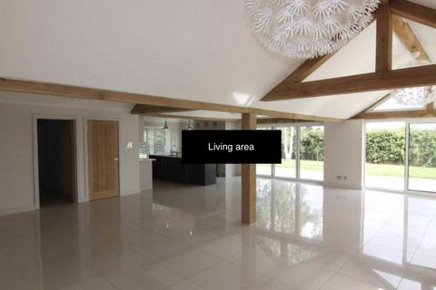 undefined, The Straight Mile, Reading RG10