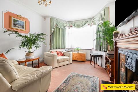 3 bedroom end of terrace house for sale, Colne Road, London
