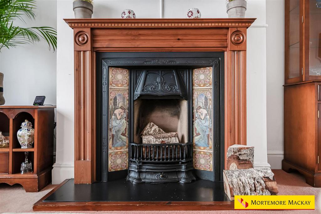 18 66901 watermarked.jpg