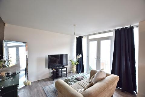 2 bedroom flat to rent, North West Side, Gateshead, NE8