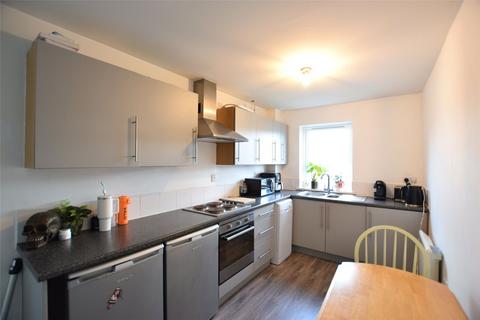 2 bedroom flat to rent, North West Side, Gateshead, NE8