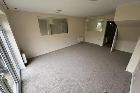 3 bedroom townhouse to rent, Wisteria Way, Nuneaton CV10