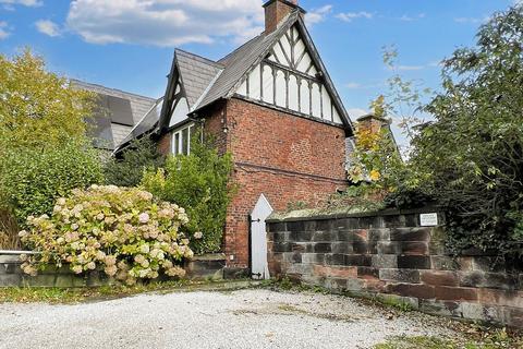 4 bedroom semi-detached house for sale, Castle Road, Halton, WA7