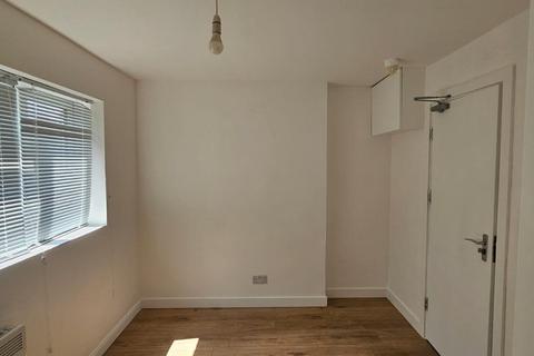 Studio to rent, Richborough Close, Orpington