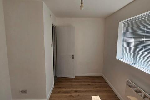 Studio to rent, Richborough Close, Orpington