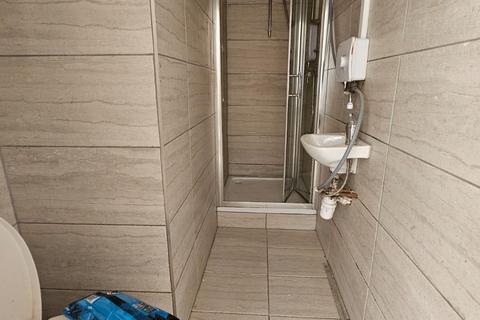 Studio to rent, Richborough Close, Orpington