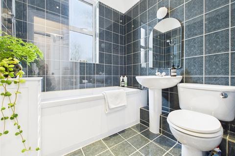 2 bedroom apartment for sale, The Park, Cheltenham, Gloucestershire, GL50