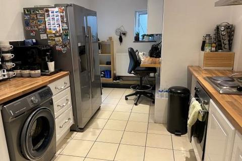 2 bedroom flat to rent, BAGINTON ROAD, STYVECHALE, COVENTRY CV3 6FQ