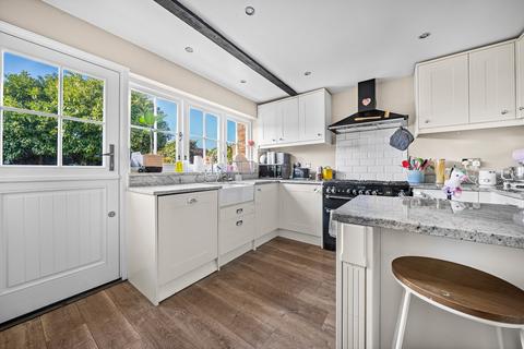 4 bedroom semi-detached house for sale, Jacobs Well Road, Guildford GU4
