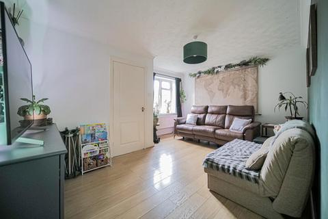 3 bedroom semi-detached house for sale, Foxglove Close, Melksham SN12