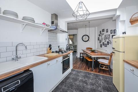 2 bedroom terraced house to rent, Heworth Road, York YO31