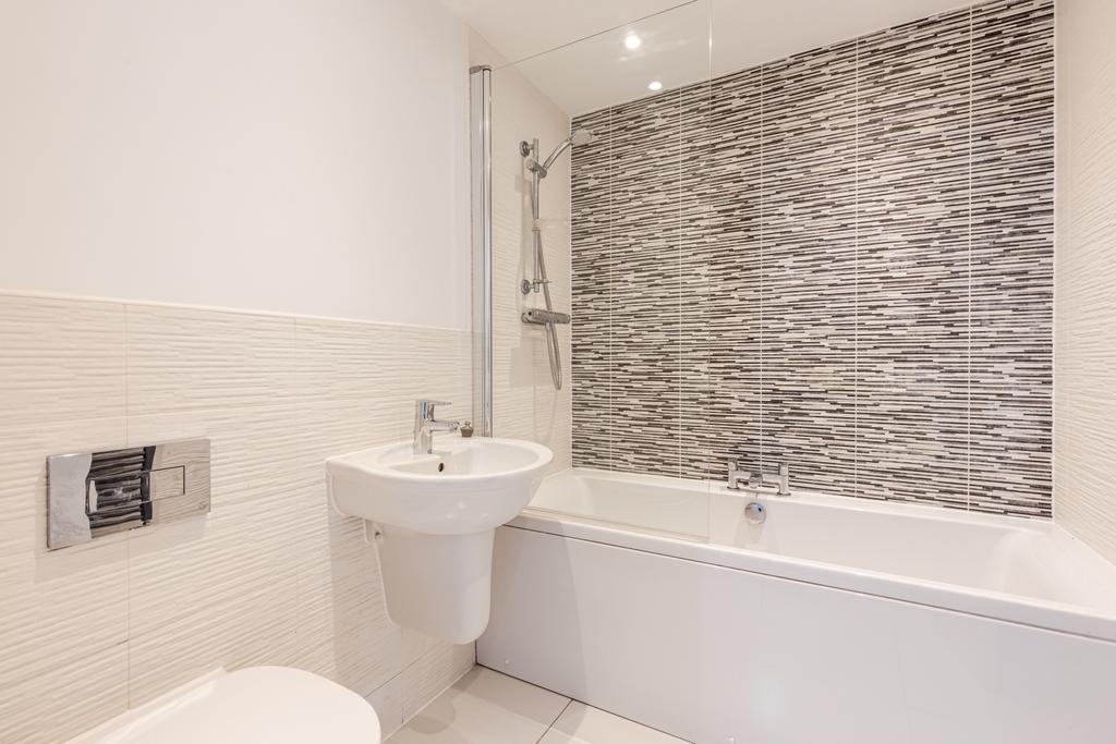 A16 - 72 Mimosa Way Paignton - 251022